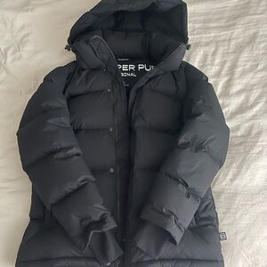 Aritzia Original Black Super Puff Jacket